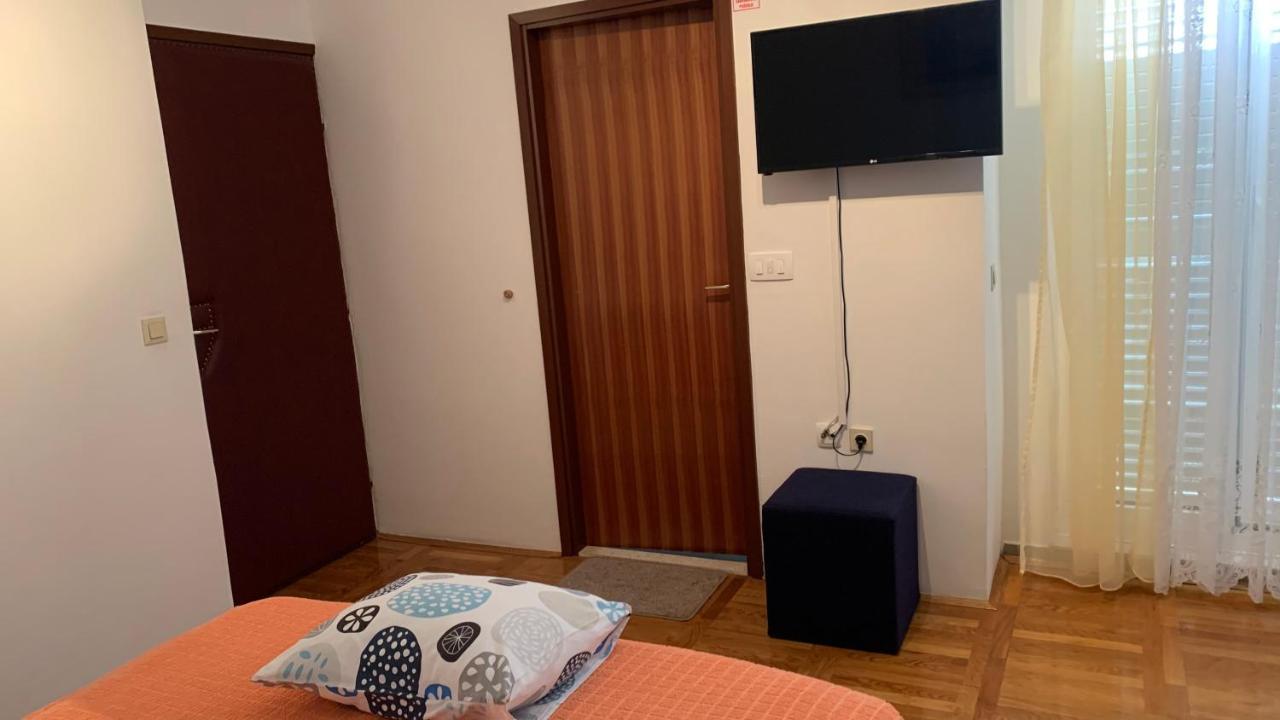 Studio Apartment And Rooms Adria 沃迪切 外观 照片