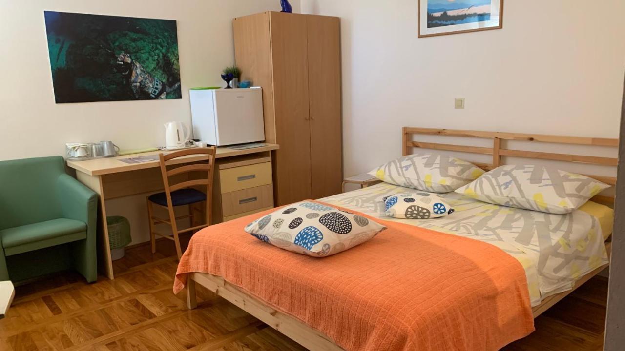 Studio Apartment And Rooms Adria 沃迪切 外观 照片
