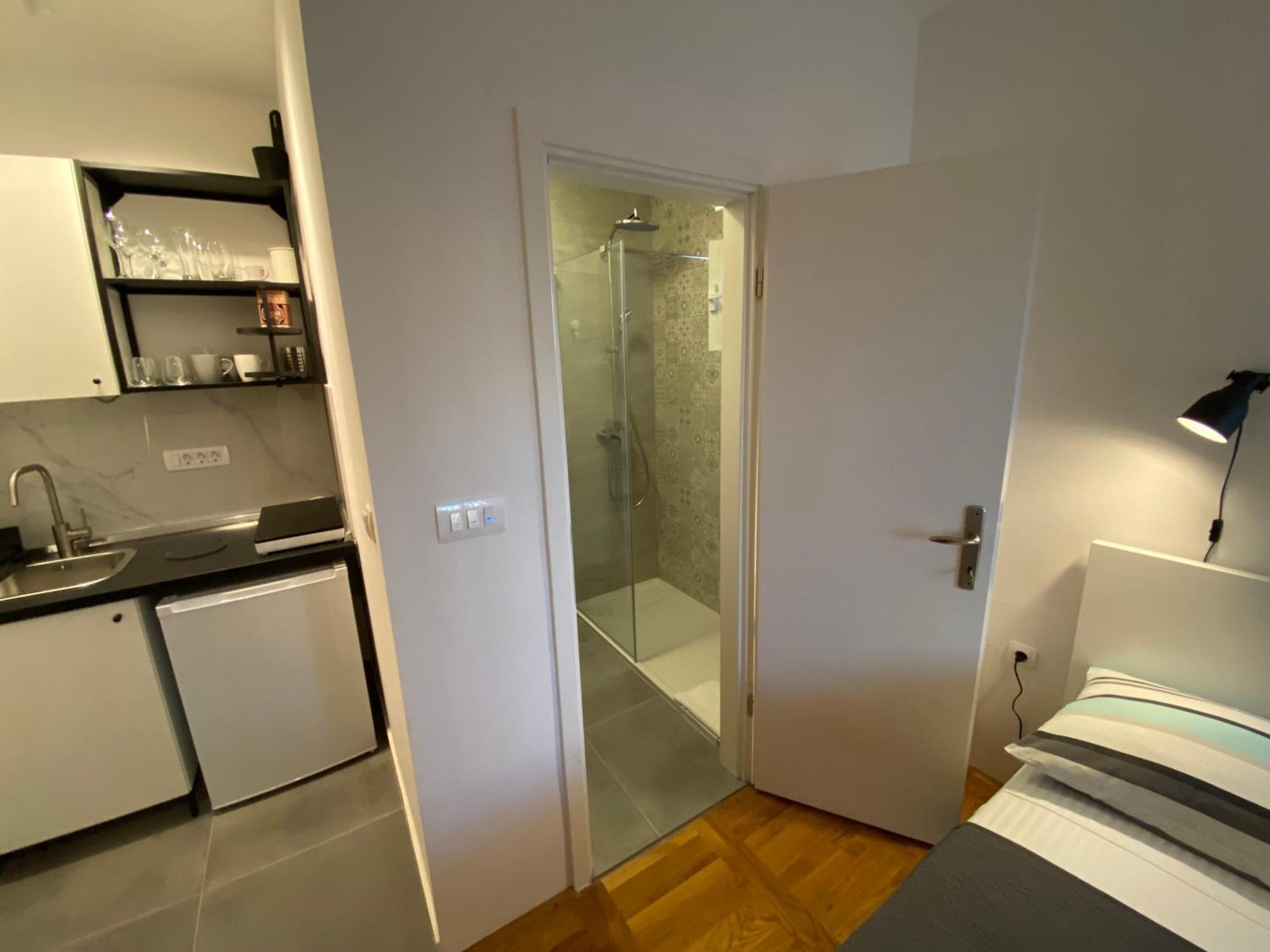 Studio Apartment And Rooms Adria 沃迪切 外观 照片