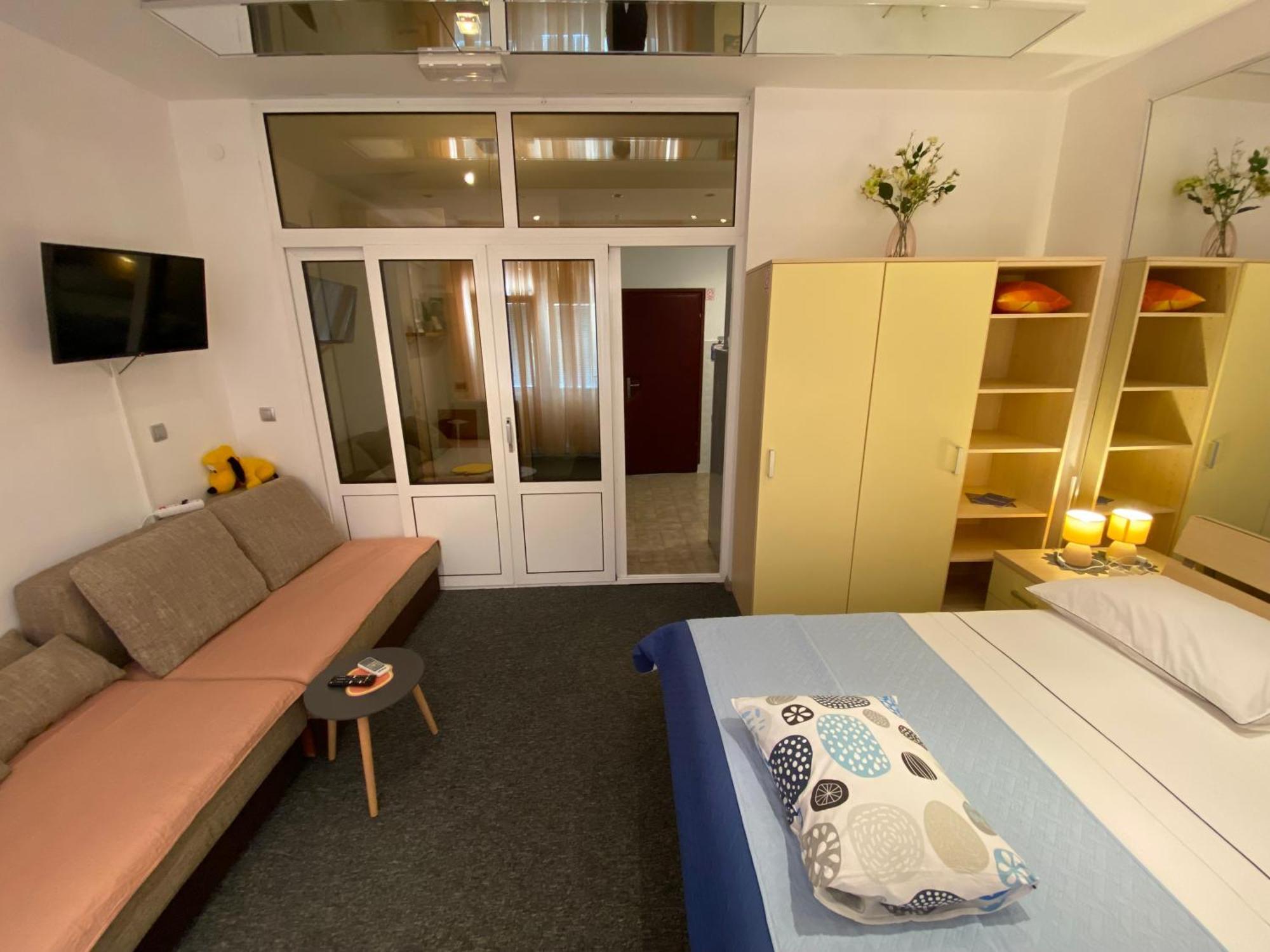 Studio Apartment And Rooms Adria 沃迪切 外观 照片