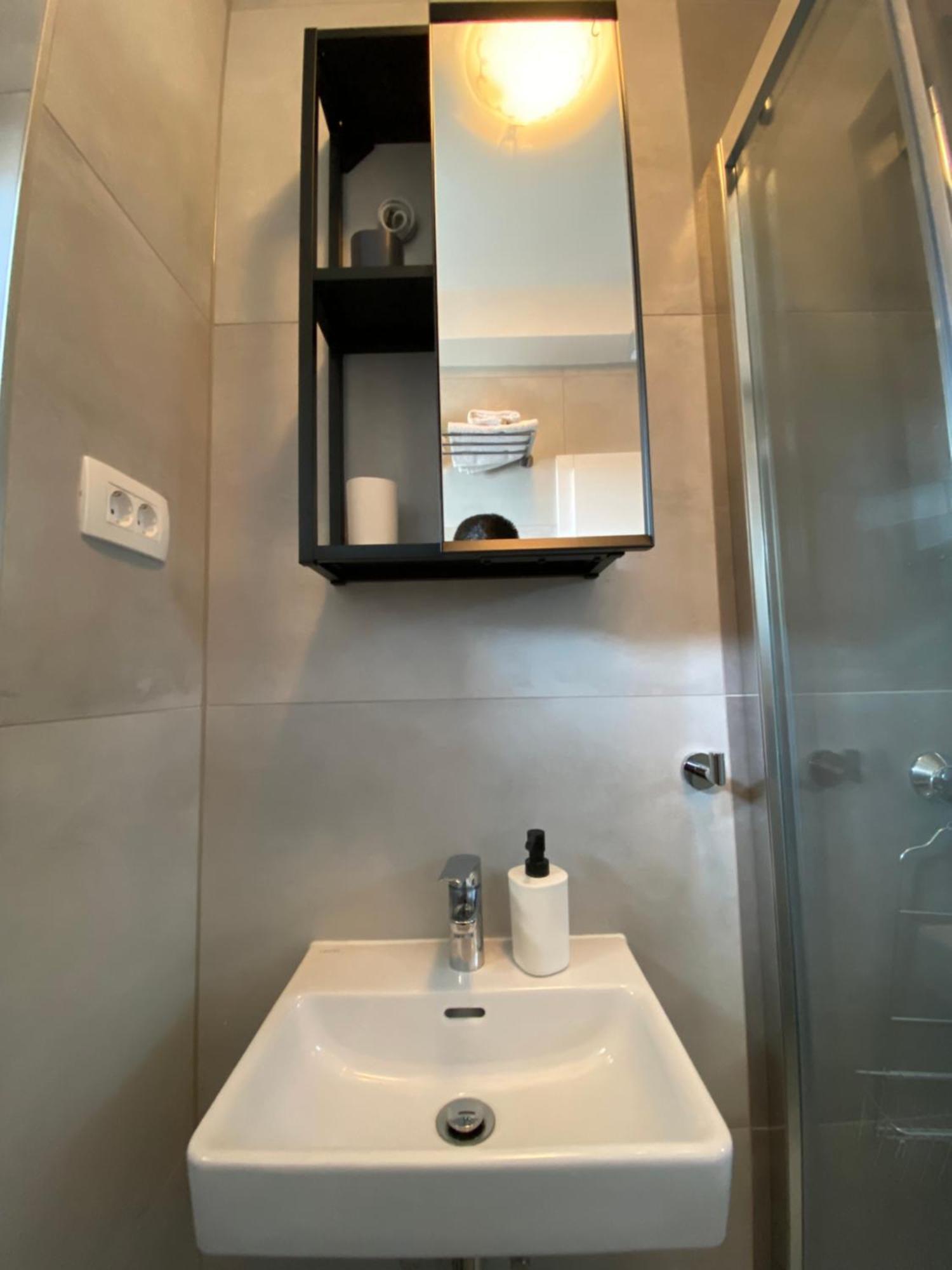 Studio Apartment And Rooms Adria 沃迪切 外观 照片