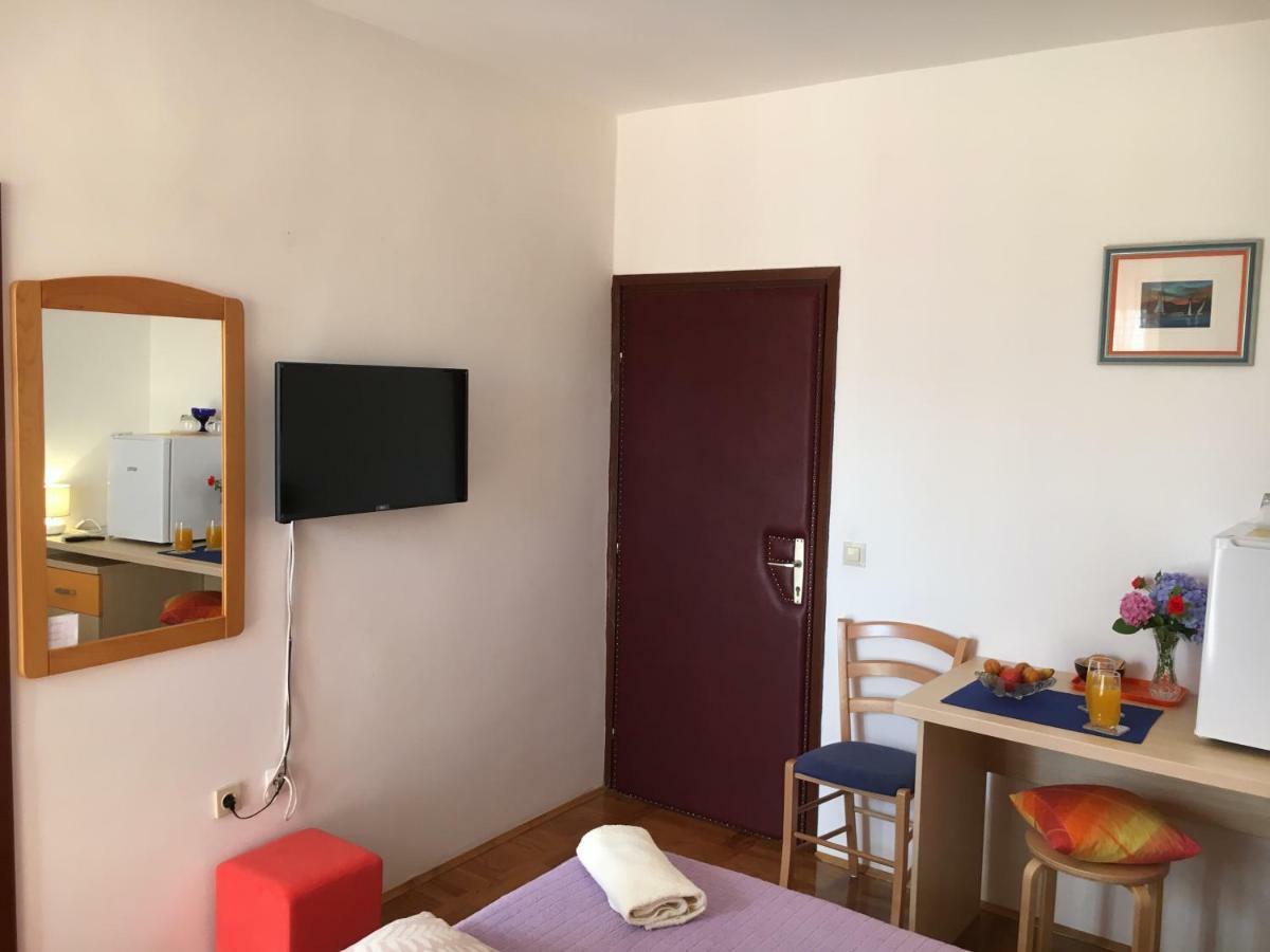 Studio Apartment And Rooms Adria 沃迪切 外观 照片