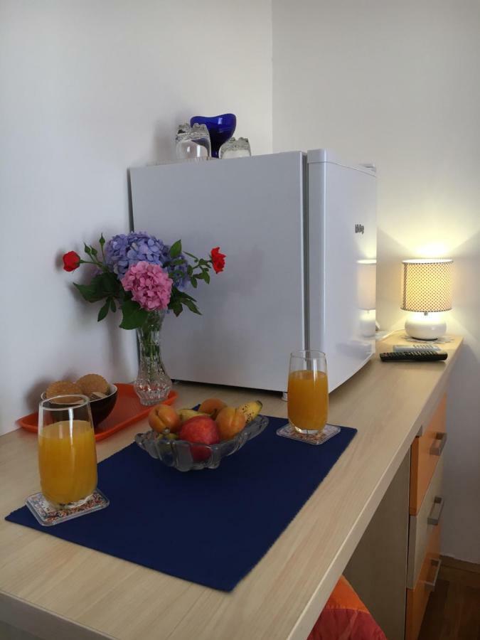Studio Apartment And Rooms Adria 沃迪切 外观 照片