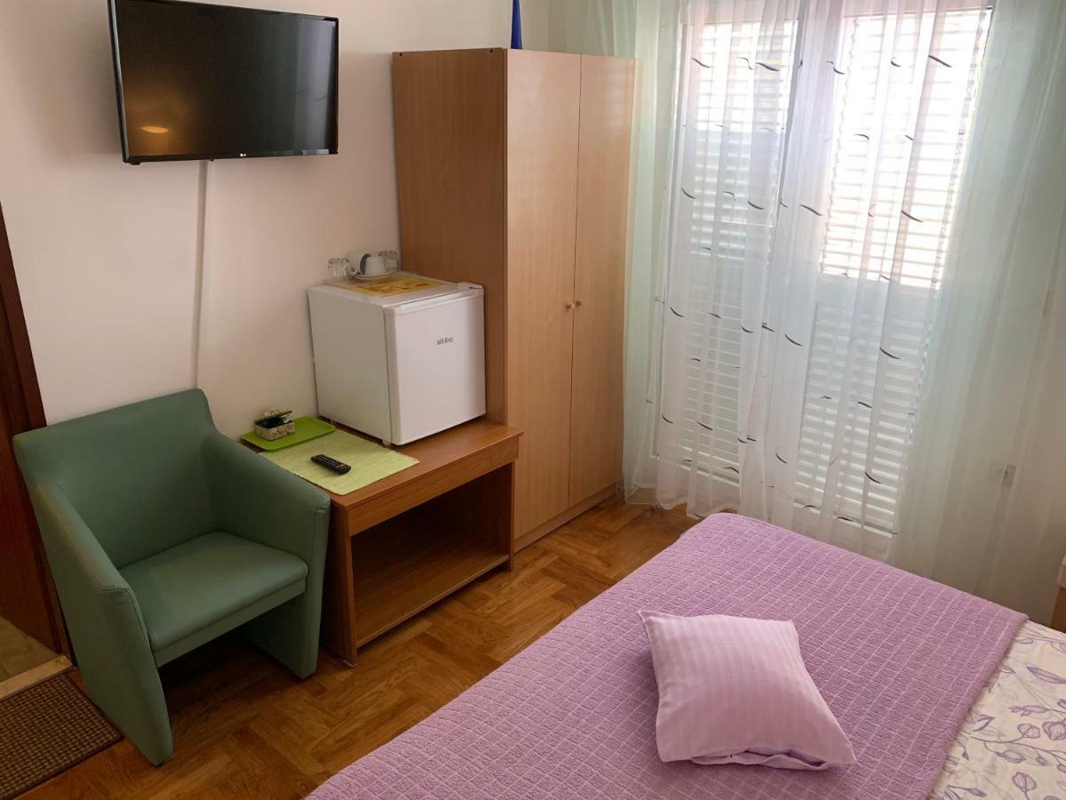 Studio Apartment And Rooms Adria 沃迪切 外观 照片